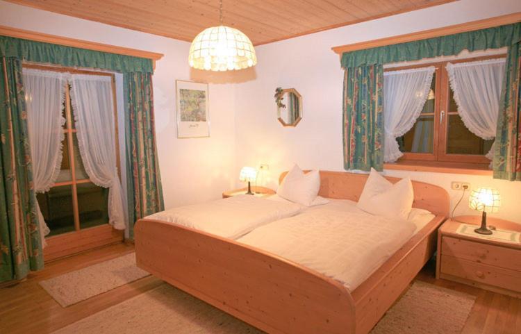 Gaestehaus Gschwendtner - Chiemgau Karte Inzell Bagian luar foto