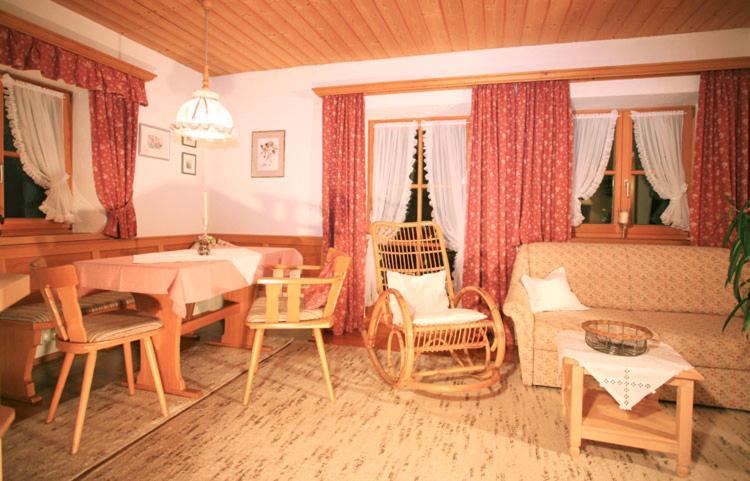 Gaestehaus Gschwendtner - Chiemgau Karte Inzell Bagian luar foto
