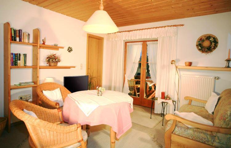 Gaestehaus Gschwendtner - Chiemgau Karte Inzell Bagian luar foto