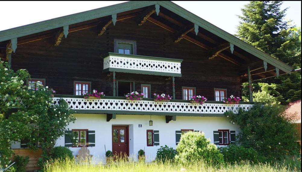 Gaestehaus Gschwendtner - Chiemgau Karte Inzell Bagian luar foto