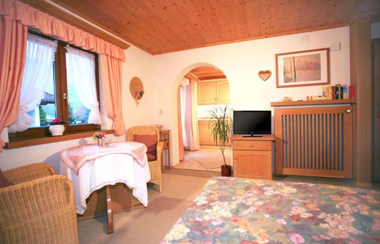 Gaestehaus Gschwendtner - Chiemgau Karte Inzell Bagian luar foto